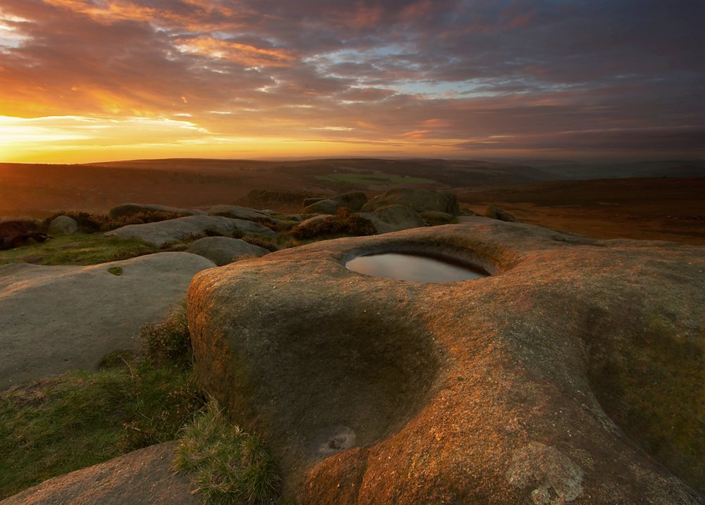 JustBinApp's tweet photo. @peakdistrict Great initiative in #PeakDistrict Help reduce the number of disposable cups used with #MyPeakCup and help keep this glorious place litter free. This is Higgor Tor at 5:30 am on a crisp November morning ♥  https://t.co/hv0gcMiSRn https://t.co/Kz7CM2nC3E