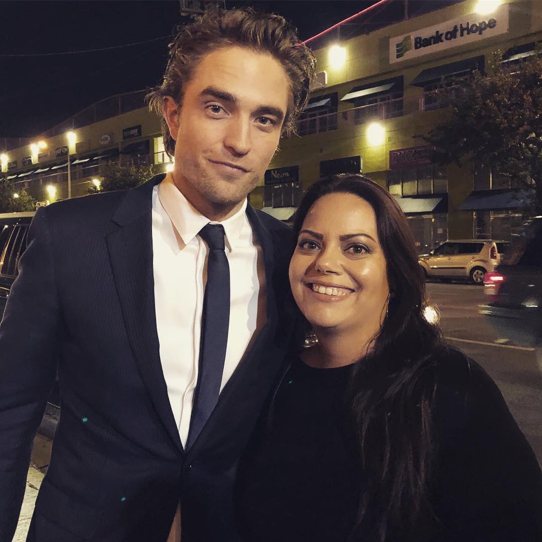 Roboshayka's tweet photo. #RobertPattinson &amp; lucky ladies (+ pics &amp; videos) at @thegocampaign https://t.co/hXHHP2QFvB https://t.co/t0ZYhp4yAD