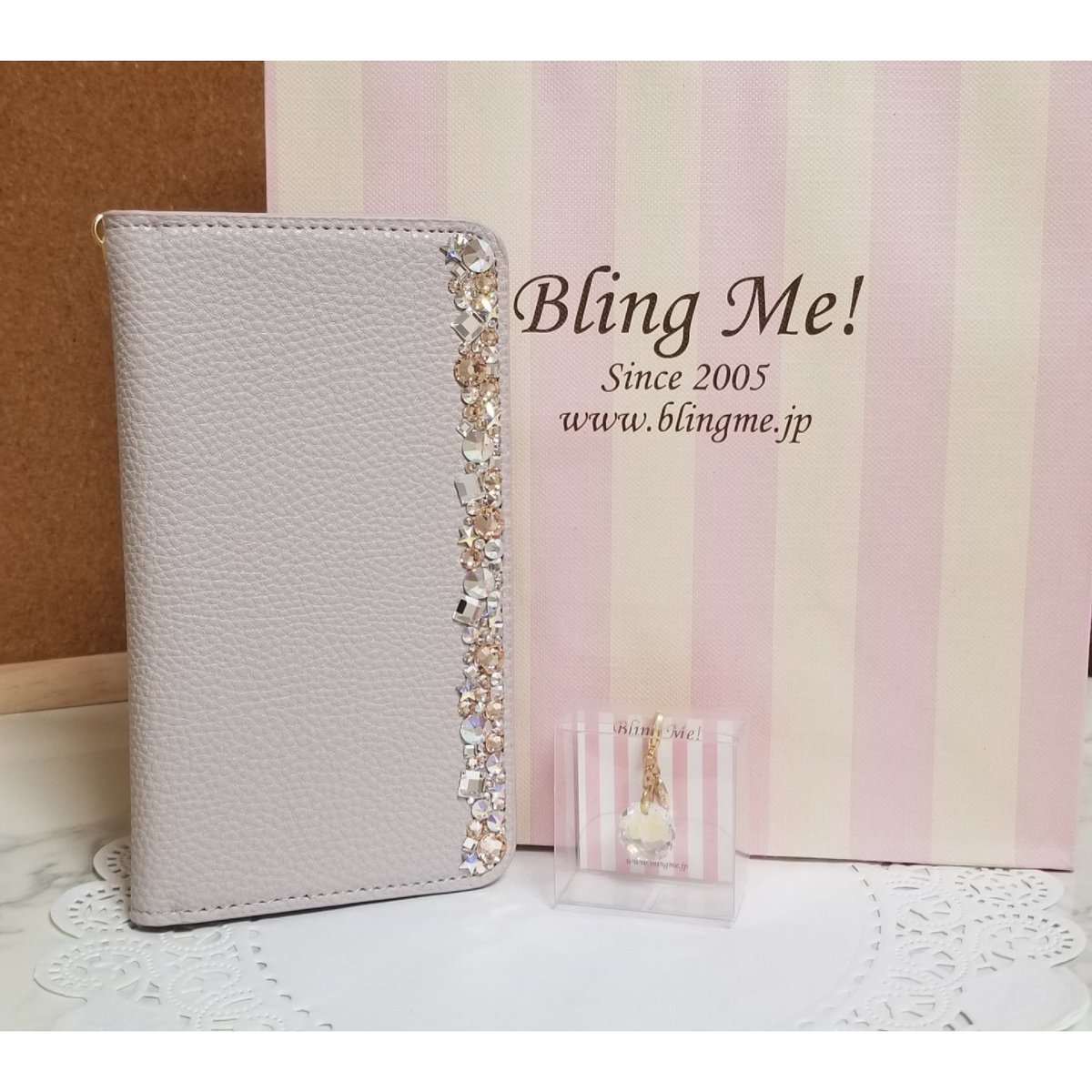 love2clover's tweet photo. 新しいスマホケース🤩✨✨
#blingme #ブリングミー #キラキラ #スワロフスキー #テンション上げて #頑張る #備忘録 https://t.co/l6MetpLuFd