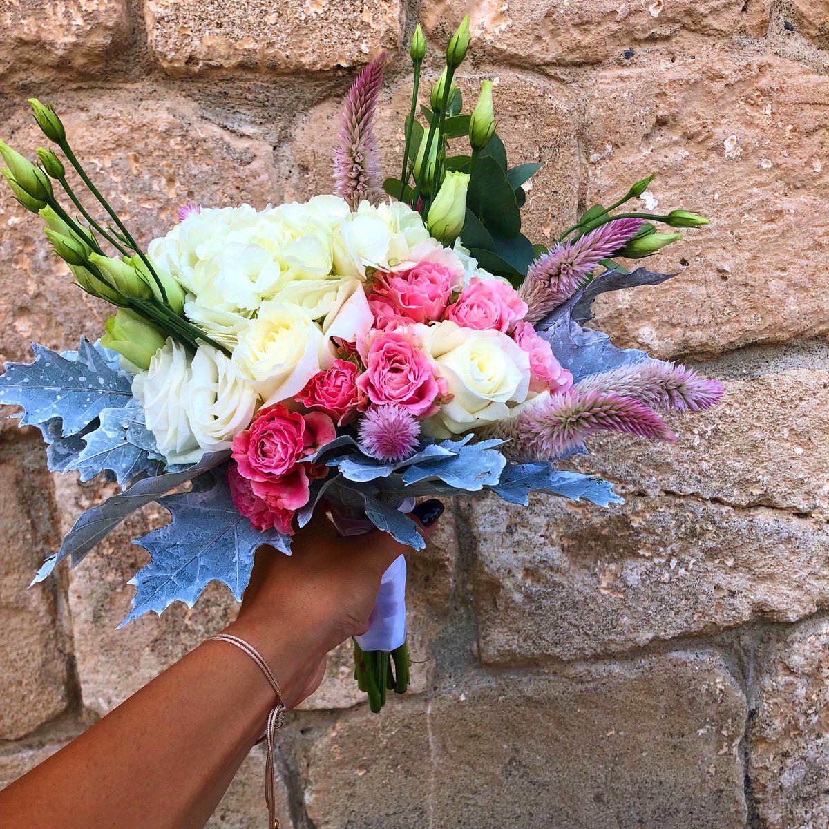 MirtoNicou's tweet photo. ~ Vibrant blooms from Andys &amp; Nikoletta Wedding ~ 

#bridalbouquet #wedding #andysnikolettawedding #flowers #throwback 💐 https://t.co/GdWsTrSqmL
