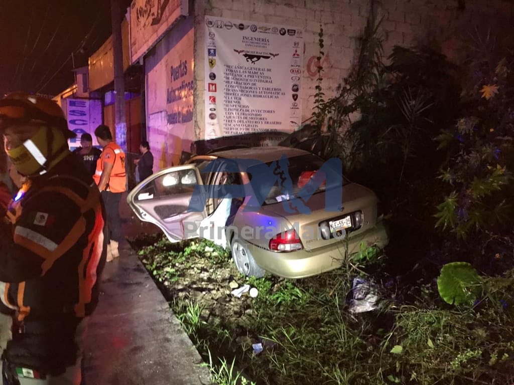 PrimeraManoM's tweet photo. 1 muerto y 3 lesionados en accidente sobre la Xalapa-Coatepec a la altura de #LosArenales, conductor de un vehículo Nissan Sentra se impactó contra una pared, Escuadron Nacional de Rescate atendió el percance https://t.co/2CxFH6x9NF
@VialidadXalapa @angelesglezc @ssptransitover https://t.co/D8cJKpktnN