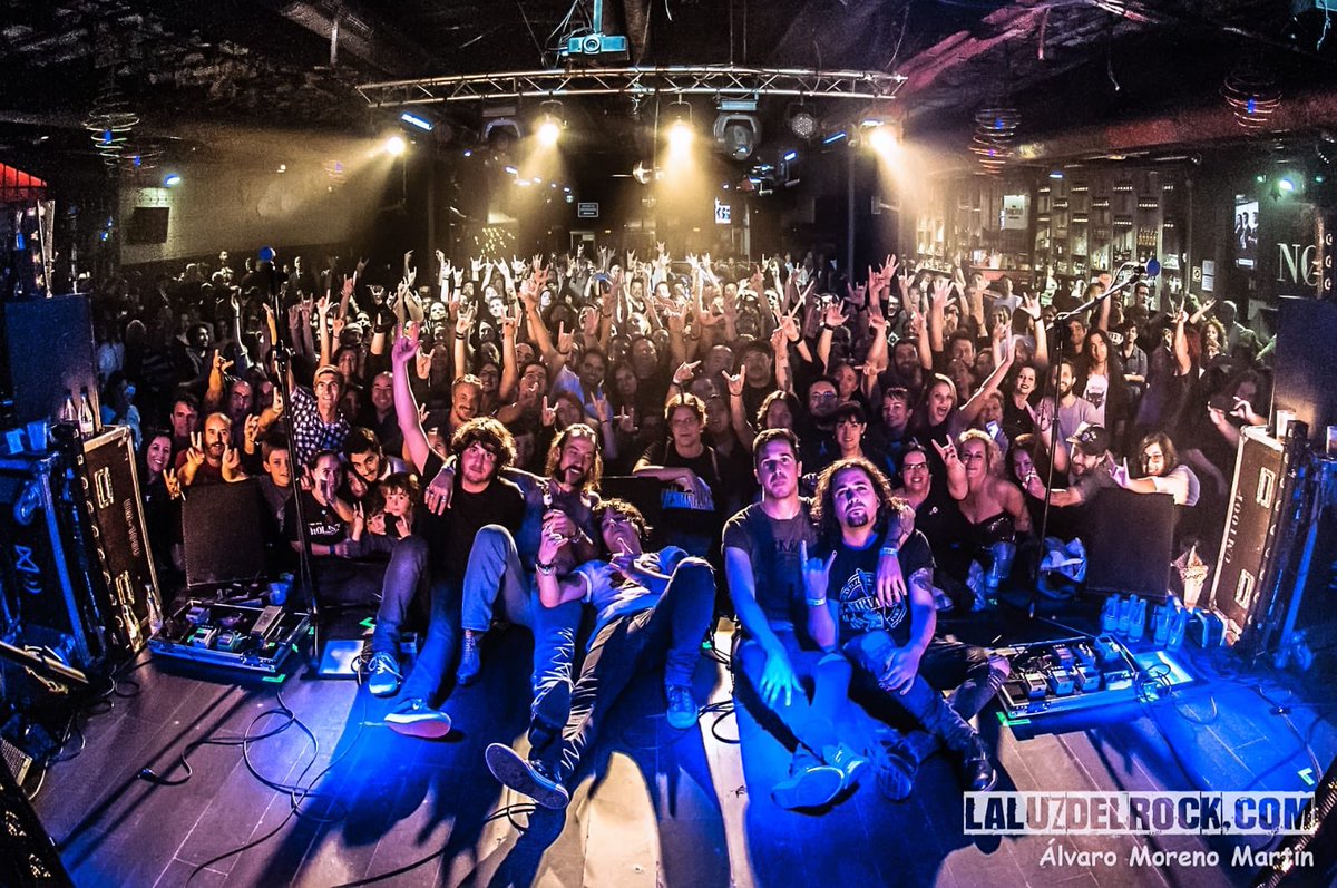 WHISKYCARAVAN's tweet photo. ¡GRACIAS INFINITAS MADRID! Lo de anoche será inolvidable para nosotros... ¡Qué gran público! Gran concierto.
Gracias a todo el equipo por hacerlo posible, esto ya es una familia...
¡¡¡OS QUEREMOS A TODOS!!
Ahora, ¡NOS VAMOS A MÉXICO CABRONES!
BESOS Y ABRAZOS
🔥🔥🔥 https://t.co/qgmiN8ITmg