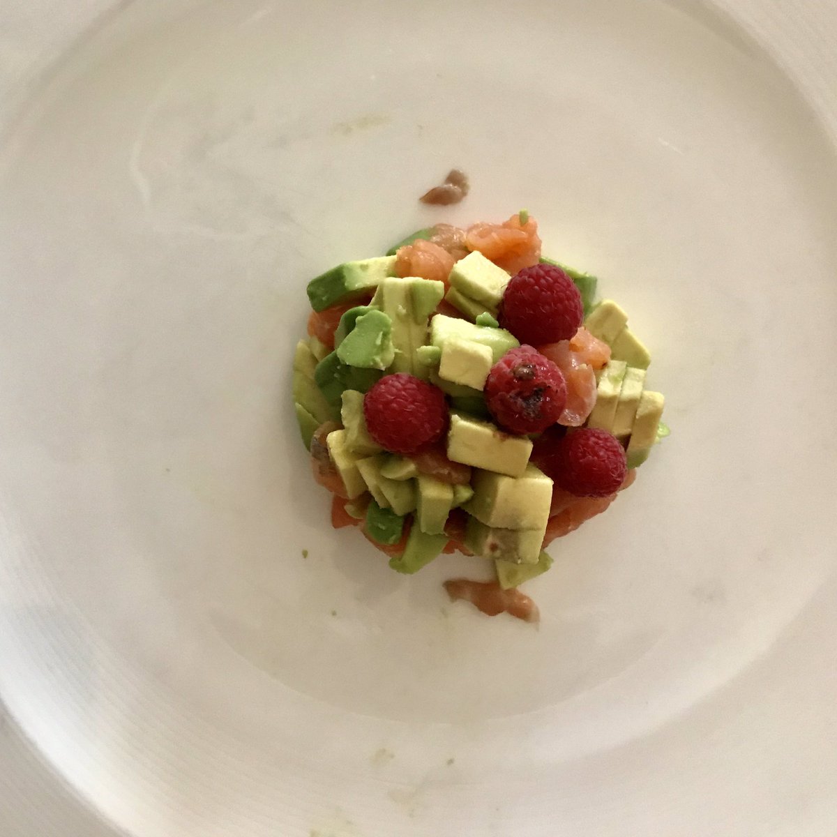 SummitPaleo's tweet photo. ¡Último showcooking de #summitpaleo2018! @airampaleo pone a prueba a @paleomoderna y @Fer_elEspi para mostrar que la cocina puede y debe ser también espontánea: prueba superada con nota. ¡Gracias @Asierurbina por sumarte! https://t.co/PWwTwtLWQp