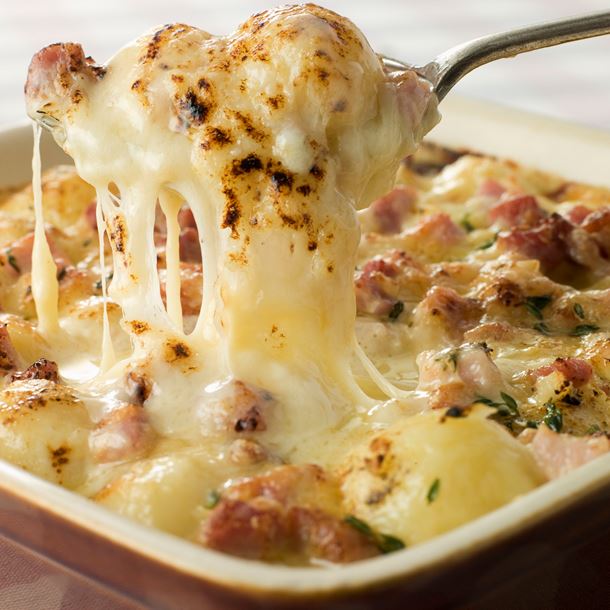 GetTheSkibug's tweet photo. By popular demand, this winter we are introducing #Tartiflette to our #chalet menus. Delicious and comforting, perfect after a hard day on the slopes, served with a crisp salad and of course a glass (or two) of wine! Bon appetit! #skibug #soulfood #intartiflettewetrust https://t.co/7094bigbwD