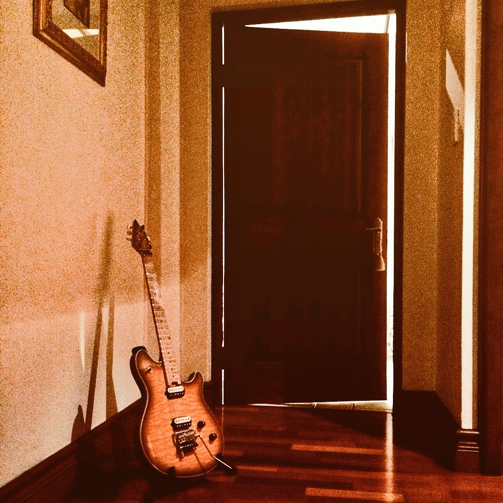 5150wolf_97's tweet image. #AtmosRock #AtmosphericRock #evhgear @evhgear #5150Time 
m.soundcloud.com/5150wolf_97/be…