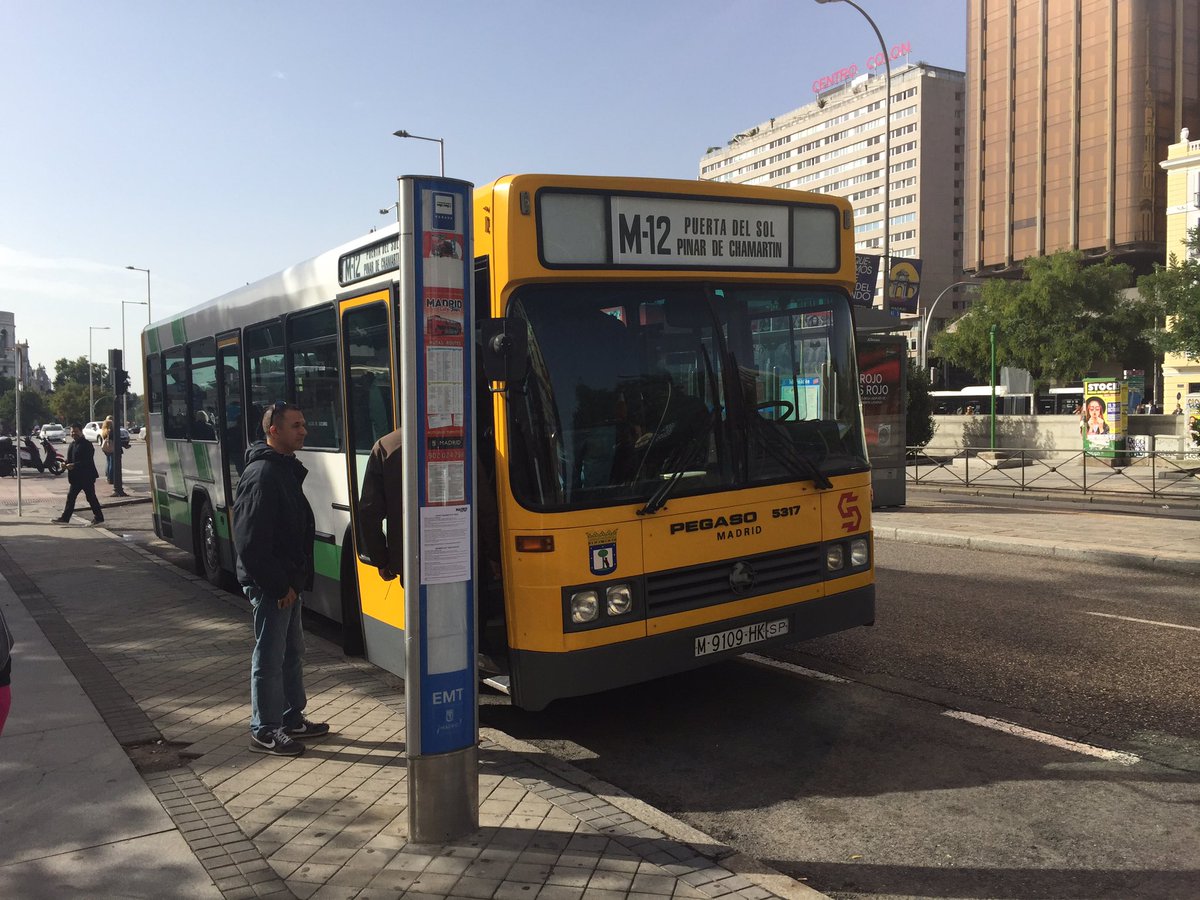 aemtbus's tweet photo. Estamos en colon #actividadM12 #nosgustanlosbuses @EMTmadrid https://t.co/6pgKtgignY