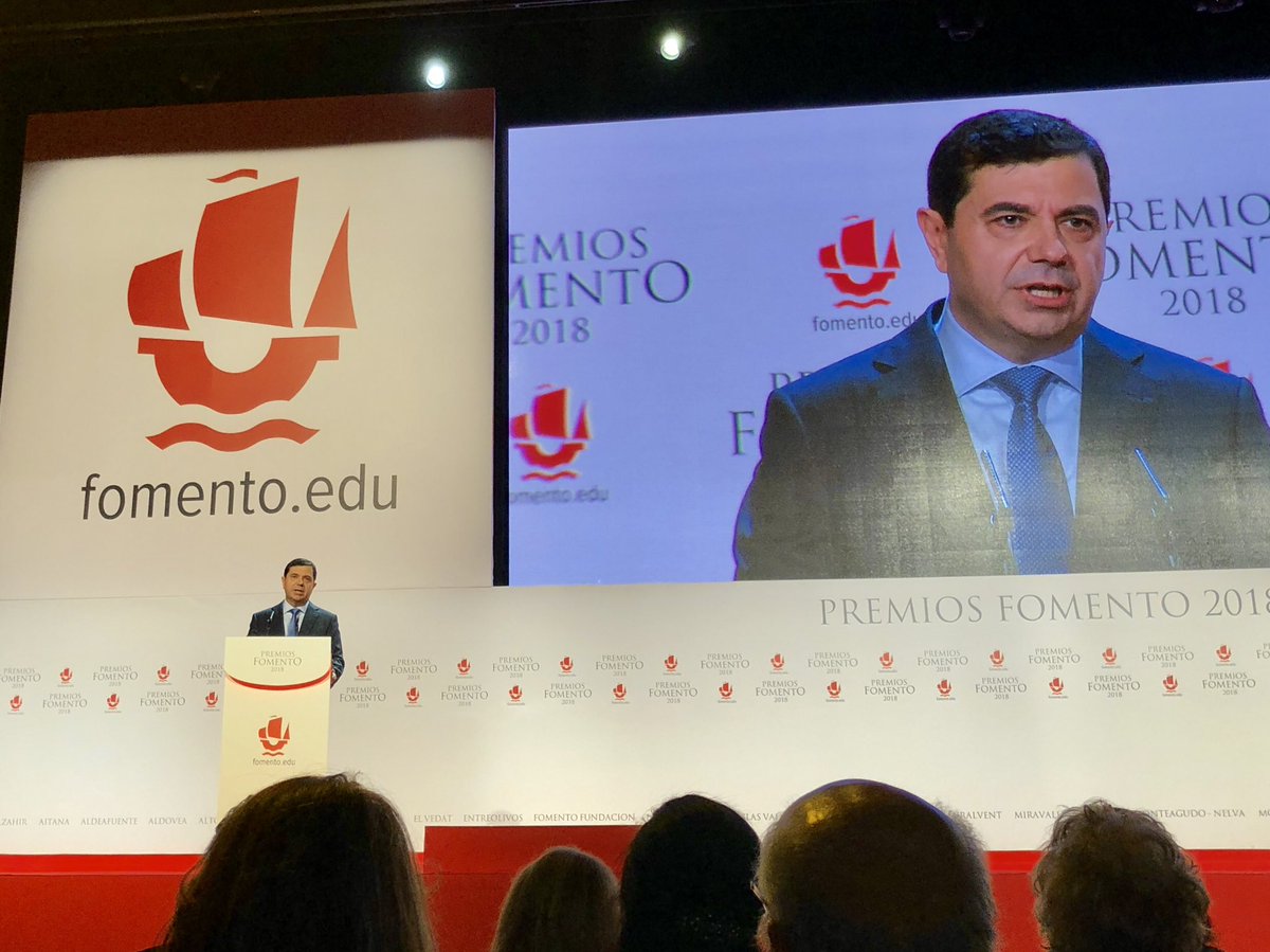 josepmprats's tweet photo. Gracias @FomentoEdu por una gala fantástica! Felicidades a todos los premiados, especialmente a los profesores, verdaderos #influencers y @FomentoAlumni verdadera savia de la sociedad https://t.co/ll19kDn1wB