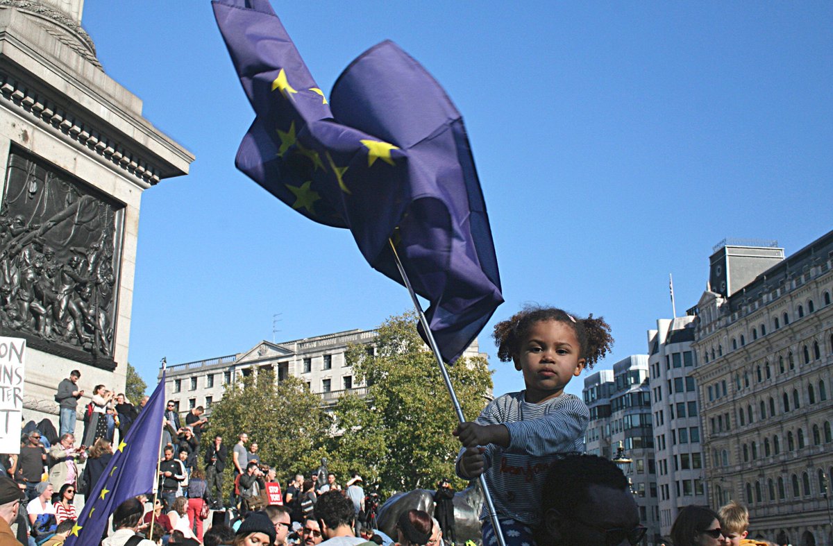 KrisGriffiths's tweet photo. Few snaps from yesterday, Trafalgar Square & Whitehall. Even if nothing comes of it all was a great day out ☀️#PeoplesVoteMarch #Marr https://t.co/vW6uex7khZ