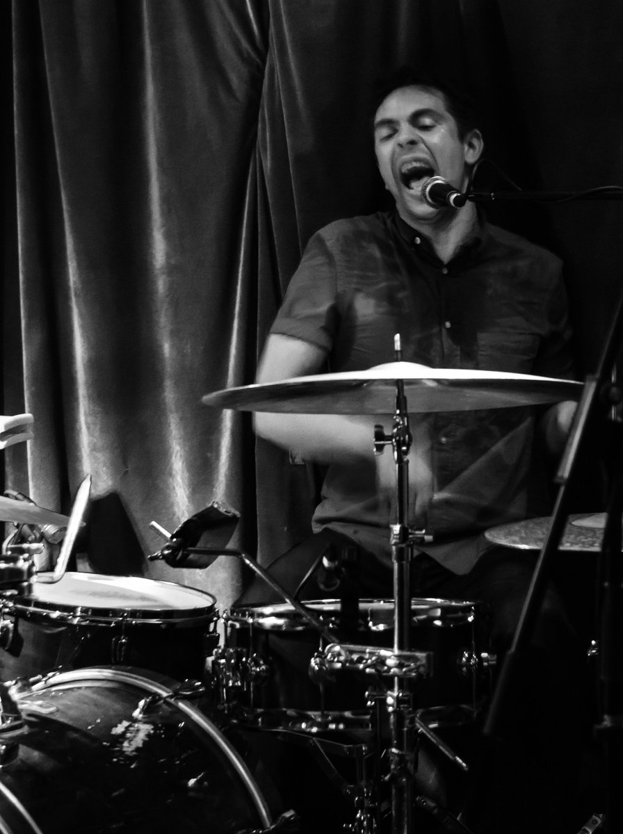 JammyDodgered's tweet photo. @paperdressed hosted an excellent night of rock, soul and indie with @Farrago_ @SaintsPatience #oilmenmusic @allthepeopleuk.

Images of the night here >> https://t.co/9bGK6WtLNS https://t.co/fvB1xYd2s7
