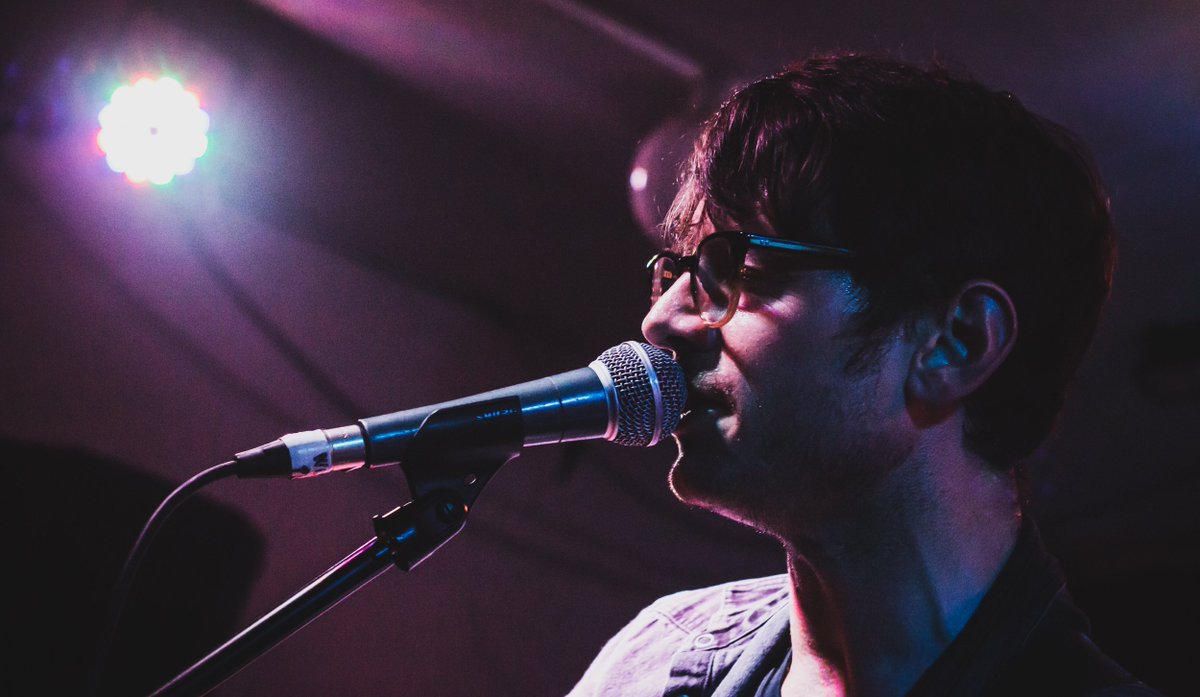 JammyDodgered's tweet photo. @paperdressed hosted an excellent night of rock, soul and indie with @Farrago_ @SaintsPatience #oilmenmusic @allthepeopleuk.

Images of the night here >> https://t.co/9bGK6WtLNS https://t.co/fvB1xYd2s7