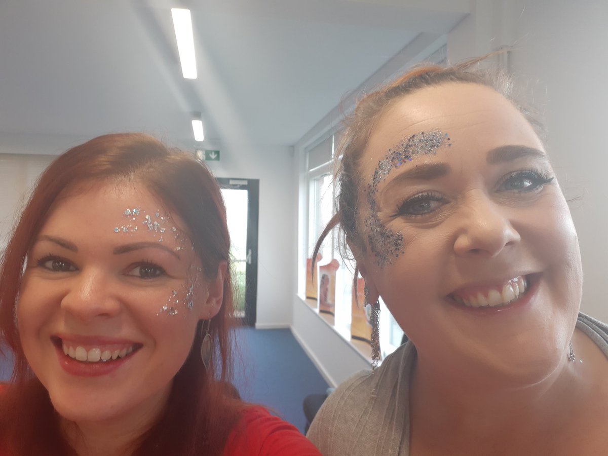 SarahSanger (@sangersarah) on Twitter photo Just another day in the office at a Meeting. Loving my job with Glitter!!! #changingtheworld #slimmingworld #bestjobintheworld #changinglives <a href="/SangerSarah/">SarahSanger</a> <a href="/pippawesterman/">swpippa</a> <a href="/nicolacox/">Nicola Cox</a> Just another day in the office at a Meeting. Loving my job with Glitter!!! #changingtheworld #slimmingworld #bestjobintheworld #changinglives <a href="/SangerSarah/">SarahSanger</a> <a href="/pippawesterman/">swpippa</a> <a href="/nicolacox/">Nicola Cox</a>
