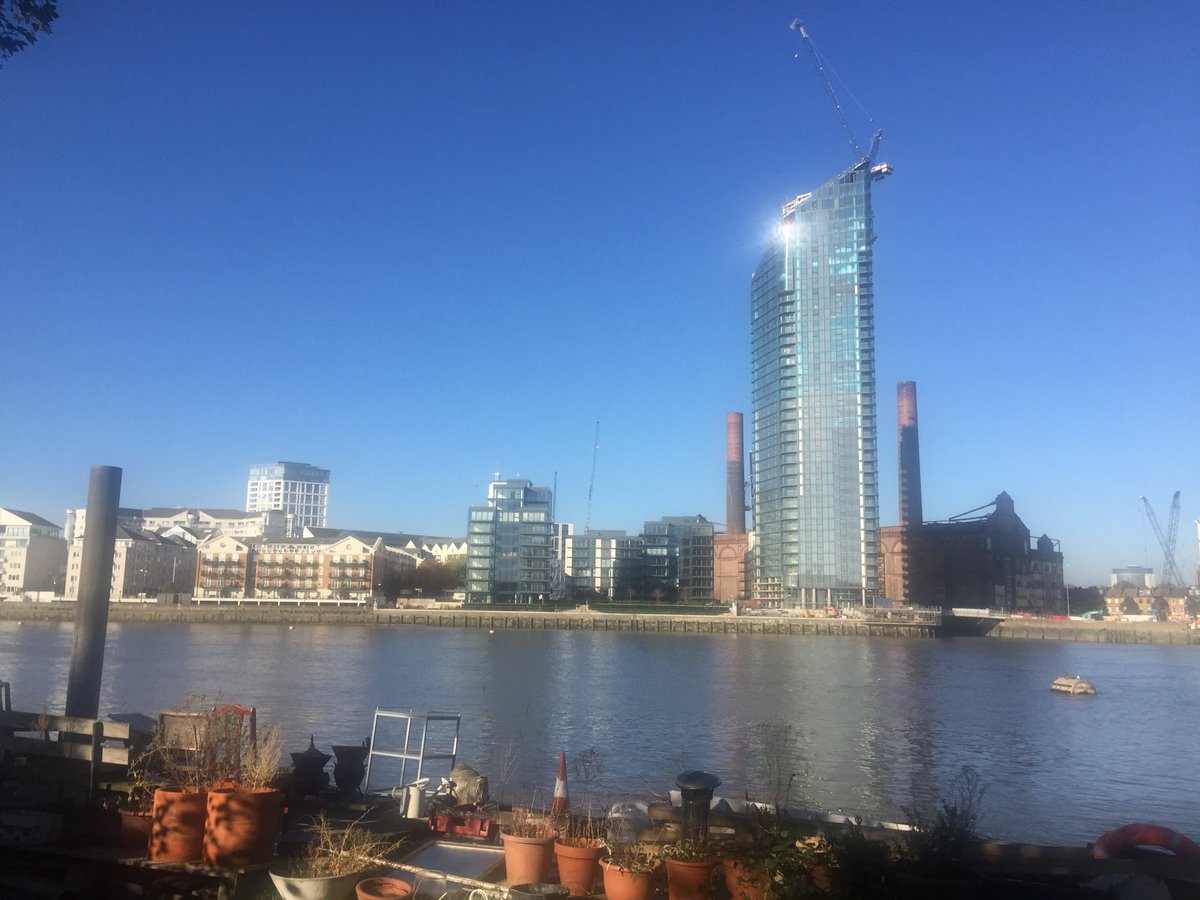 StMarysBatBells's tweet photo. Sunny #CallChanges in da ‘boro this AM, #Ducks back on the #River at #MidTide. Great way to start the day......#YogaForTheBrain #Bells #BellRinging #Campanology #London #Battersea #Wandsworth #LoveBattersea1 #StMarysBattersea #RiverThames #Thames #Duck! https://t.co/gAnimL6LsT