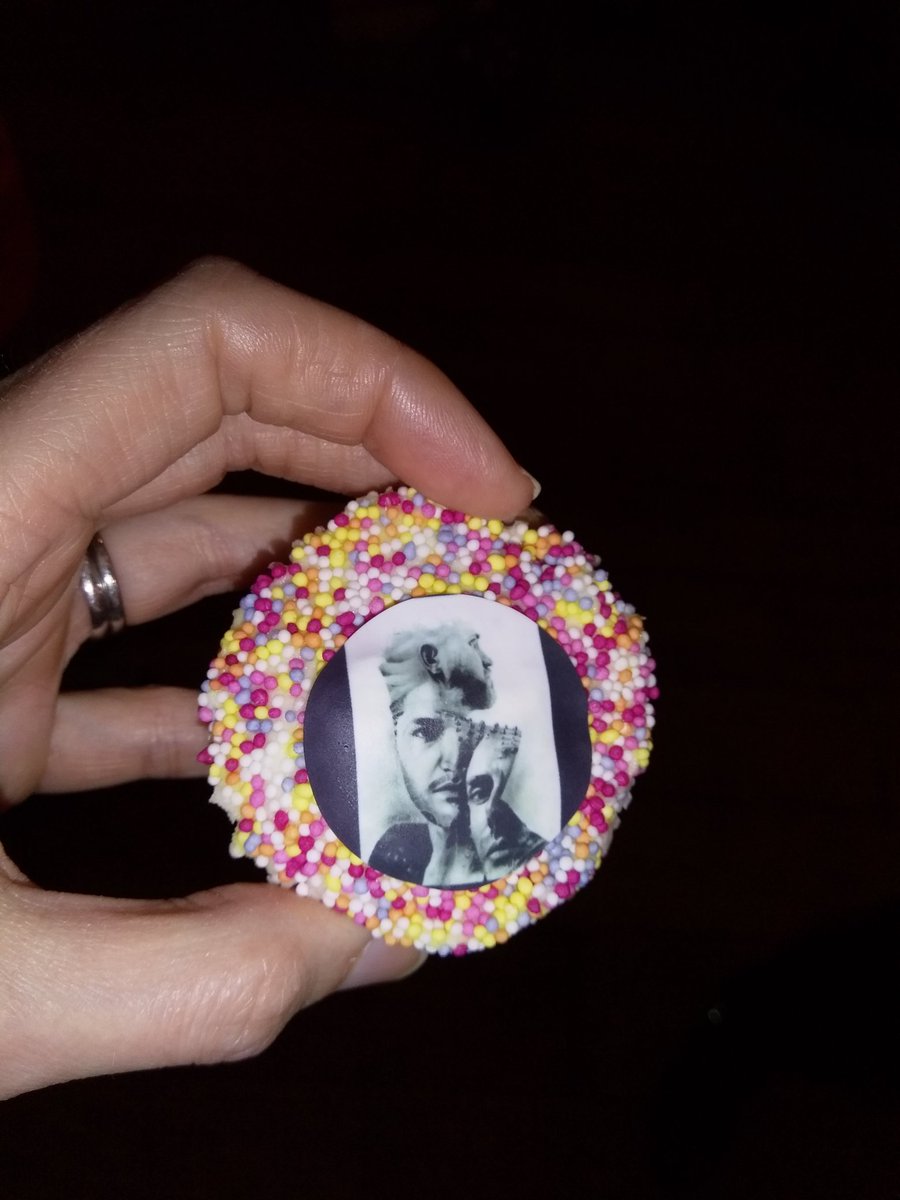 claire44cst's tweet image. Yummie cupcake!!! 😁 #scriptforlife #TheScriptFamily