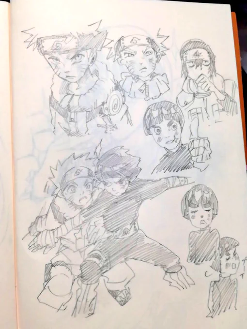 片づけしてたら昔の落書き帳がでてきた、、びっしりかいてある、、、 
