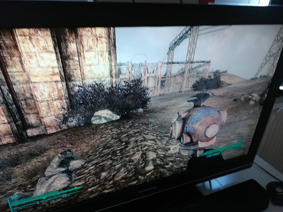 sunesbanunes's tweet photo. I'm about to shit my pants ! 😲
After 5 long years I have finally gotten the "Firelance", the rarest weapon in Fallout 3. 
#fallout #fallout3 #firelance https://t.co/r60RIpLmTs