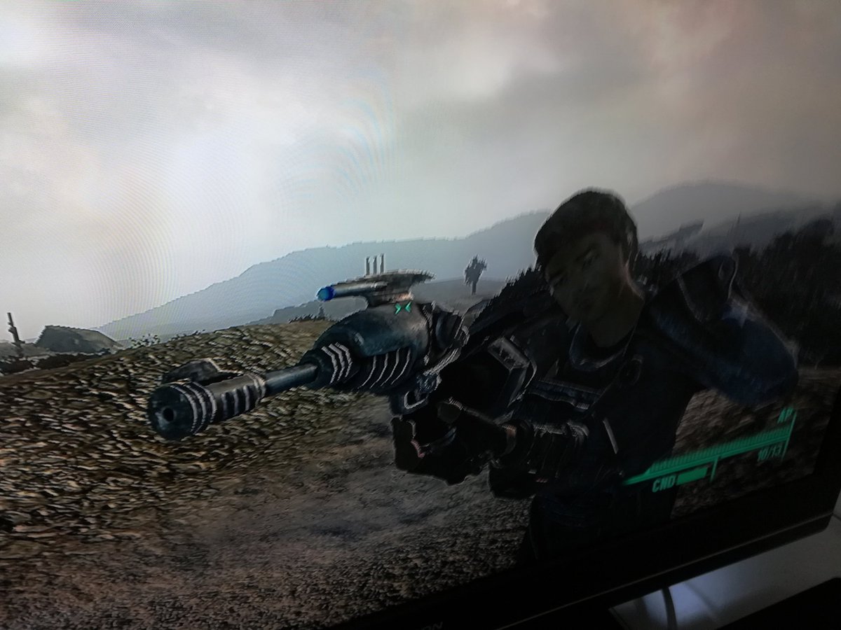 sunesbanunes's tweet photo. I'm about to shit my pants ! 😲
After 5 long years I have finally gotten the "Firelance", the rarest weapon in Fallout 3. 
#fallout #fallout3 #firelance https://t.co/r60RIpLmTs