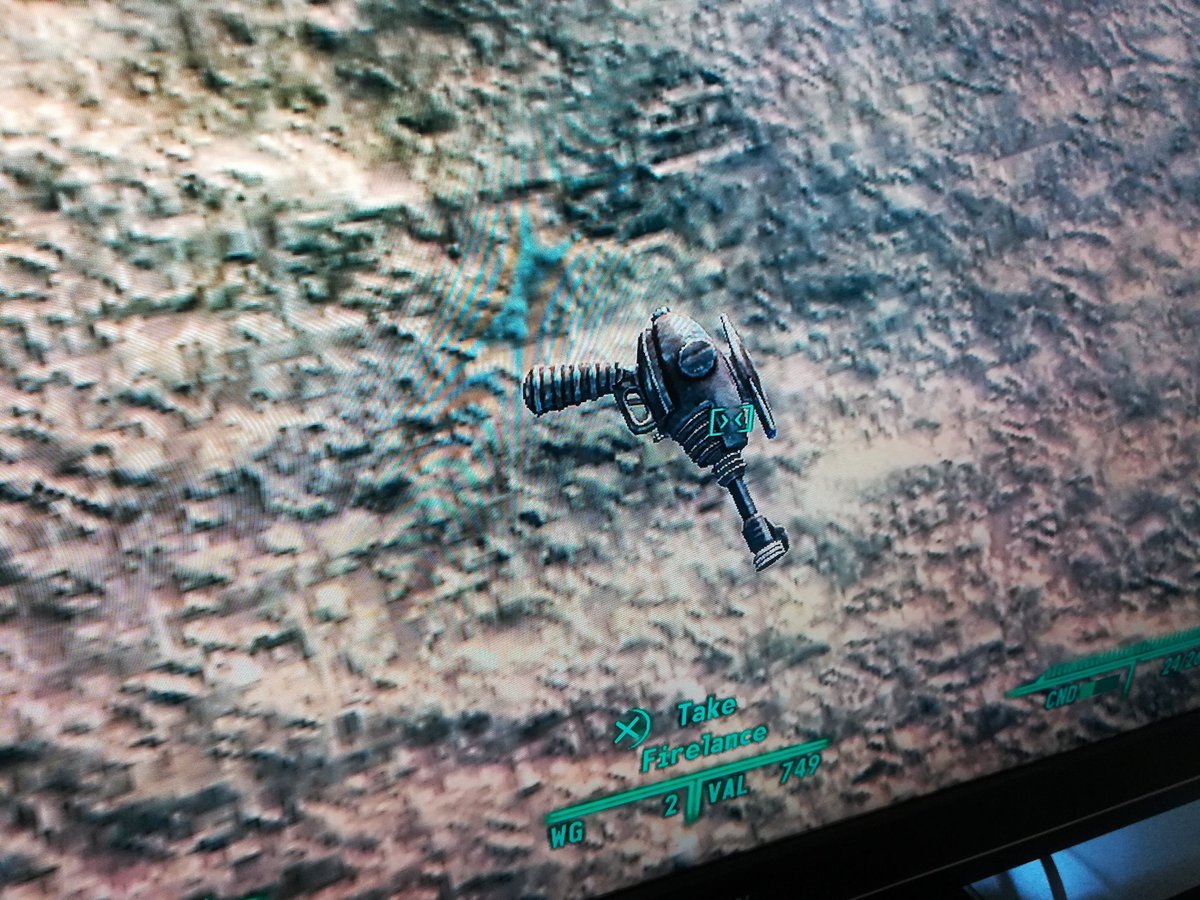 sunesbanunes's tweet photo. I'm about to shit my pants ! 😲
After 5 long years I have finally gotten the "Firelance", the rarest weapon in Fallout 3. 
#fallout #fallout3 #firelance https://t.co/r60RIpLmTs
