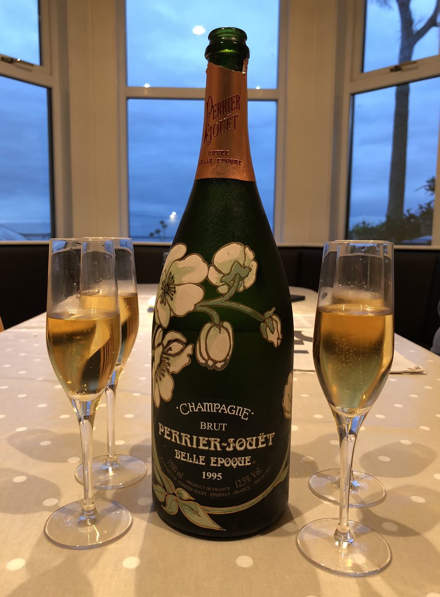 FionaJuby's tweet photo. A few beauties from last night 🍷🥂Stunning @perrierjouet #goldenliquid https://t.co/6CUi2rKaP4