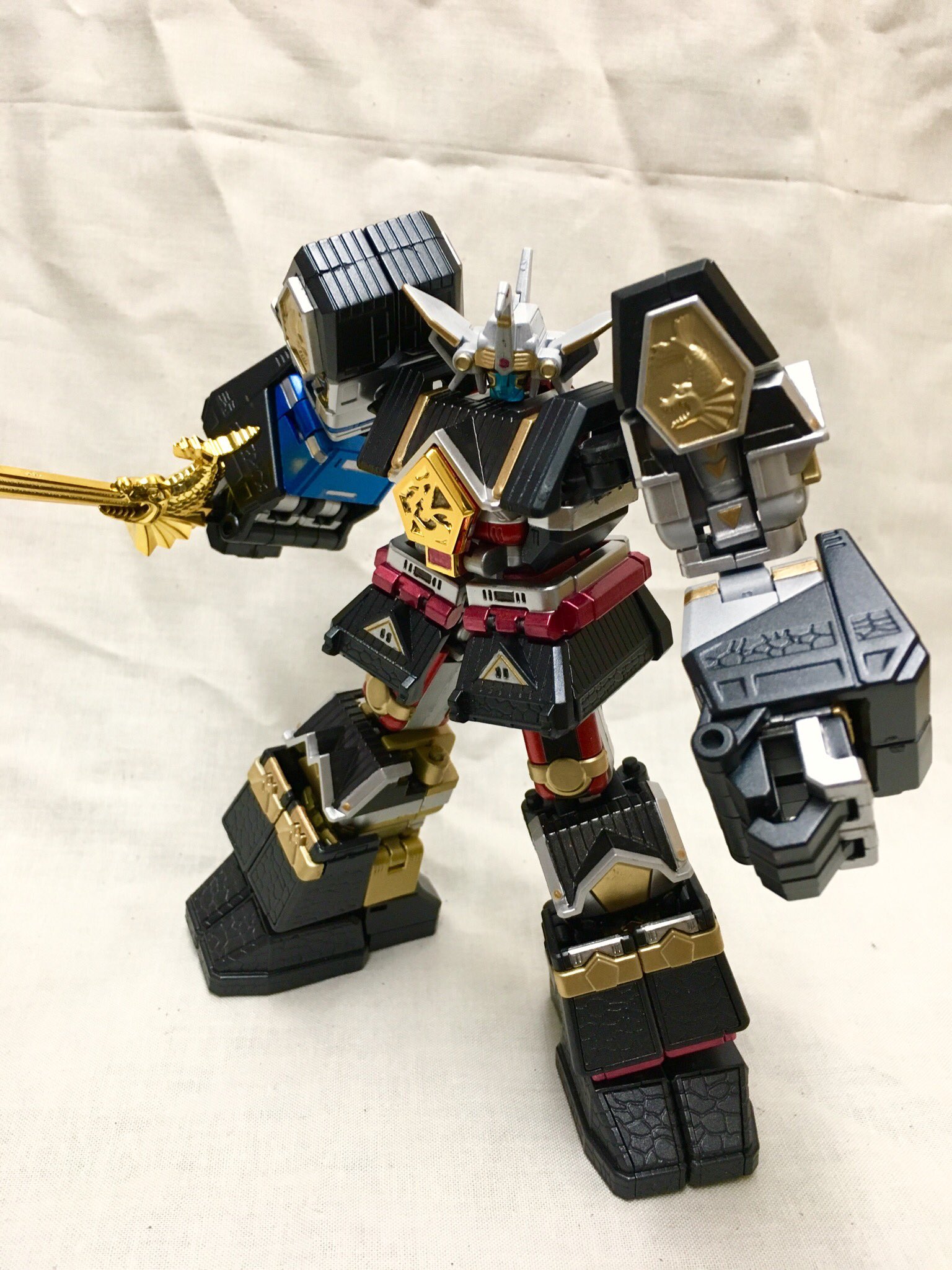 Battchi フル塗装 無敵将軍 遂に完成しましたーー ﾟ ﾟ ﾔｯﾀ いやぁ 今回は手こずりましたぜぇ どうなることかと思いましたが かなりカッコ良く仕上がりました スレッド先へも是非お付き合い下さいませ ﾟ ﾟ スーパーミニプラ