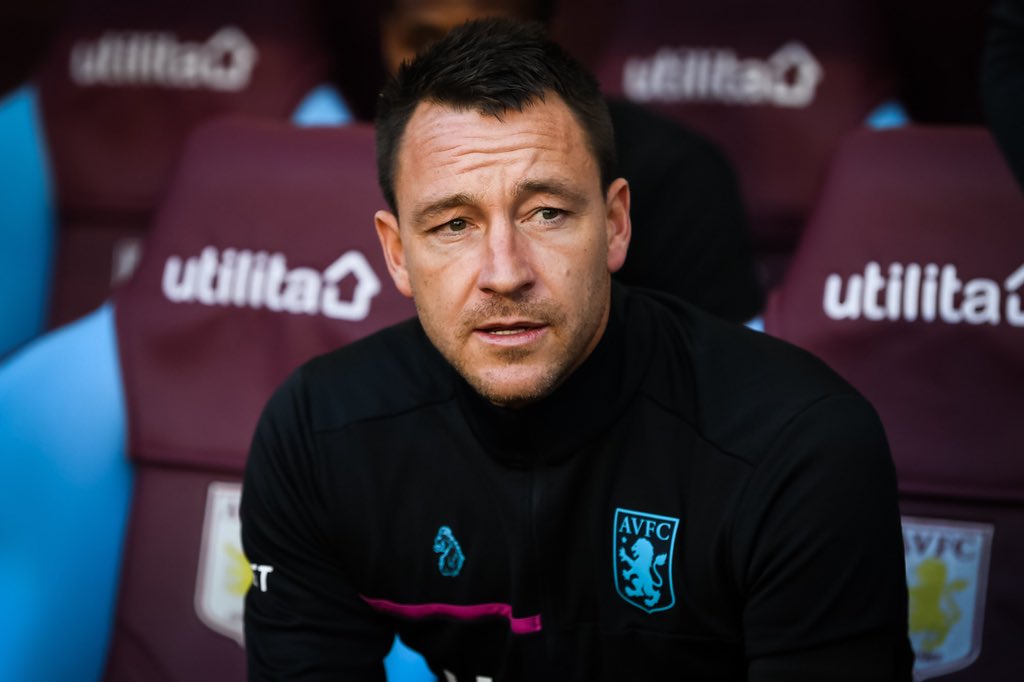 SimonDael's tweet photo. @JT26Official in his new office

#sportsphotography #football #villapark #johnterry #nikon #newjob #bpi https://t.co/3b52Nra9sn