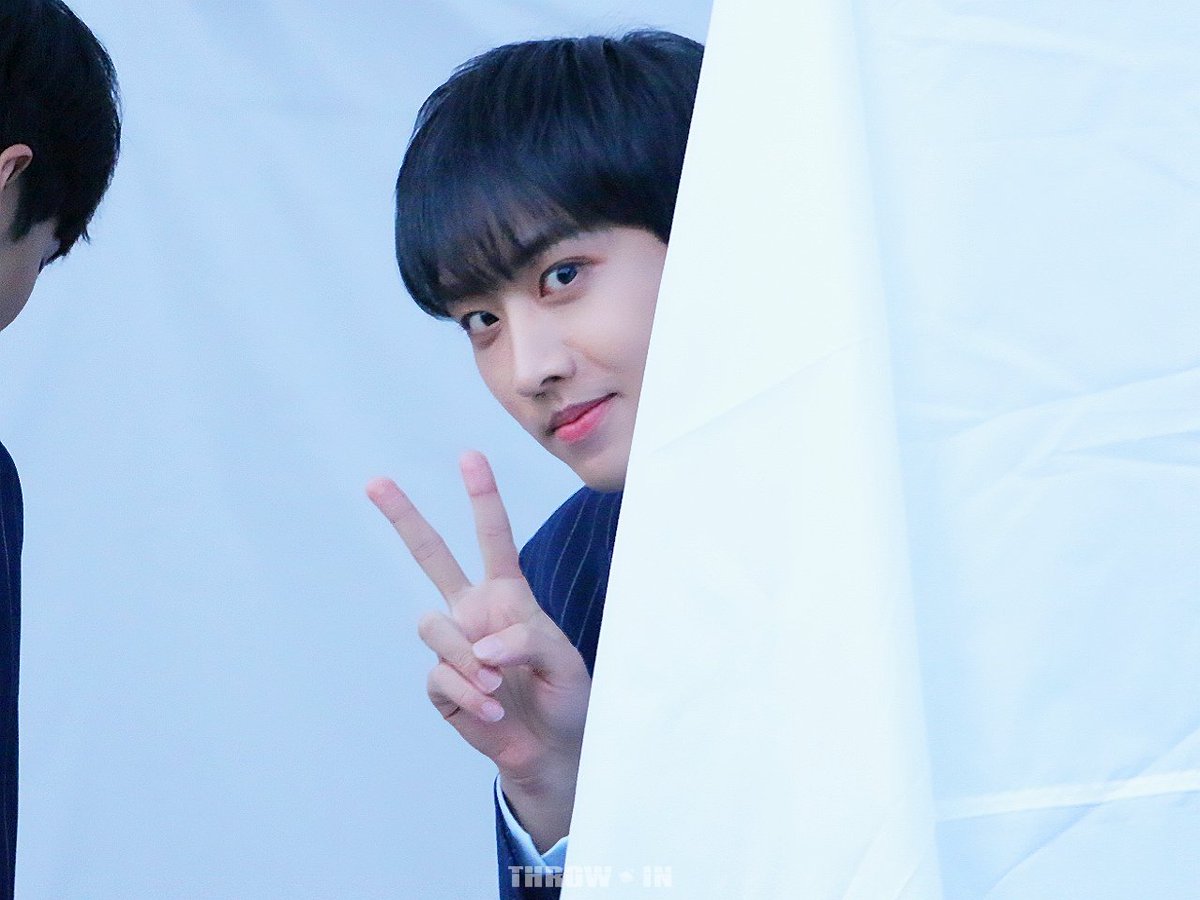 THROW_IN__'s tweet photo. 181021 북한산페스티벌

진짜 너무 귀여운
너를 어떠카징,,,,,😭💜❤💜❤💜❤
진짜 겸둥앙❣❣

#크나큰 #정인성 #인성짱짱 #KNK @KNK_OfficiaI https://t.co/zSDKDDh0mK