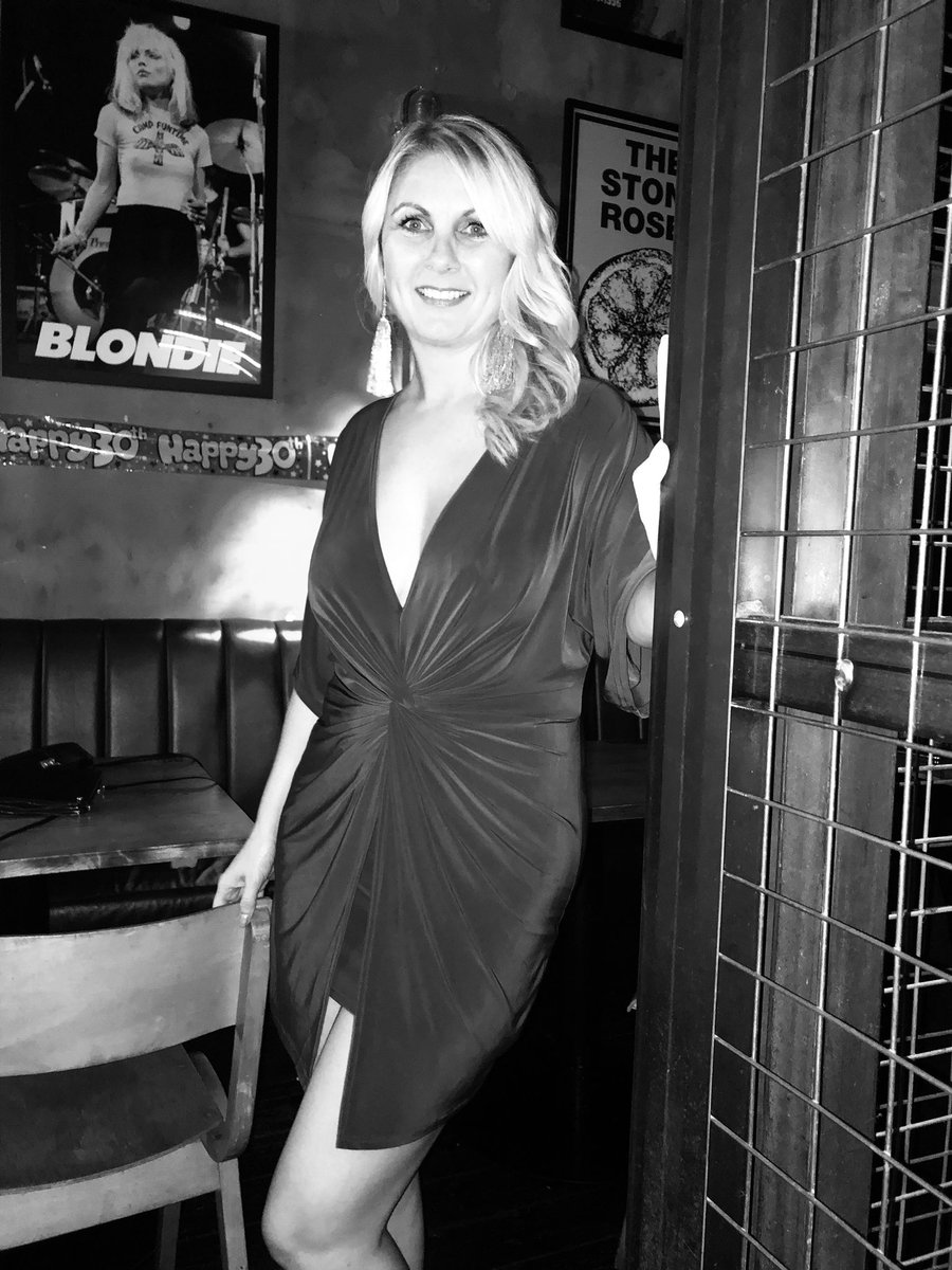 Gbraithwaite_'s tweet photo. Great night @DeptMeat celebrating my sisters 30th 🥂🎂@DBraithwaite_ 💙 https://t.co/DMSdWsrUWO