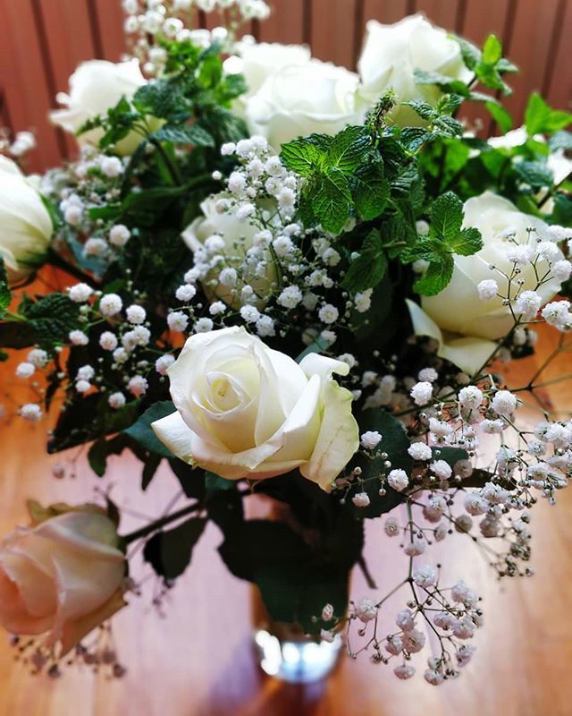 as2pom's tweet photo. Surprise mentholée 😍🌿
.
.
.
#flowerpower #flowers #surprise #paris #parisianlife #love #couplesgoals #perfectman #sunny #sunday #sundaymood https://t.co/WfoluJR3Zf https://t.co/Bm4betIdKj