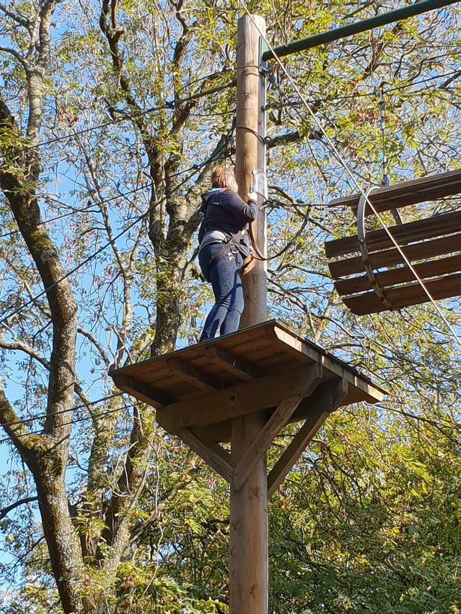 oldwimrfc's tweet photo. If you are wondering where our Warriors secretary @nualanoops is this morning, the kids needed adult supervision on the high ropes #forestjump @TheCelticManor #supermum
#thisgirlcan ☺☺🐒🐒 https://t.co/mvJRQCrgsD
