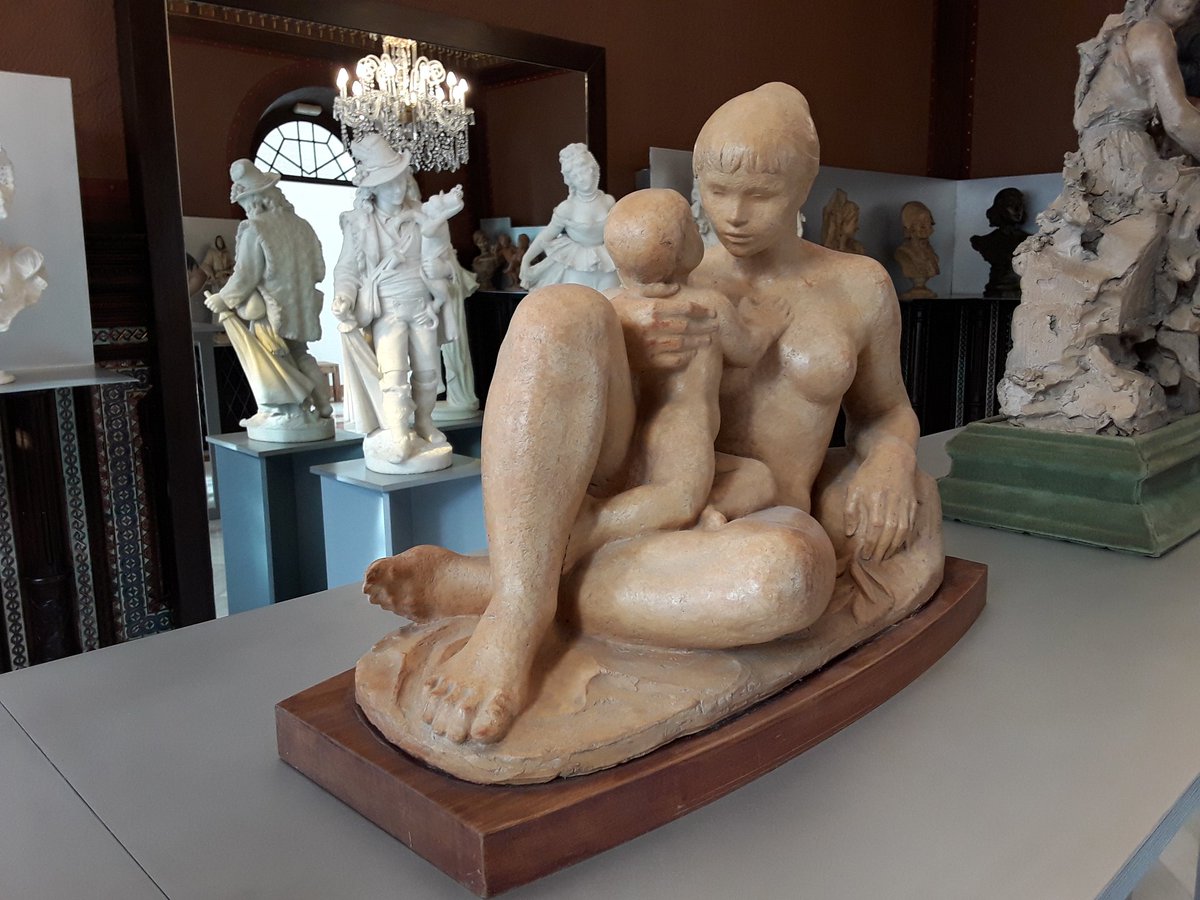 Acérquense a la calle Fabiola <a href="/museoBellver/">Museo Bellver</a>.