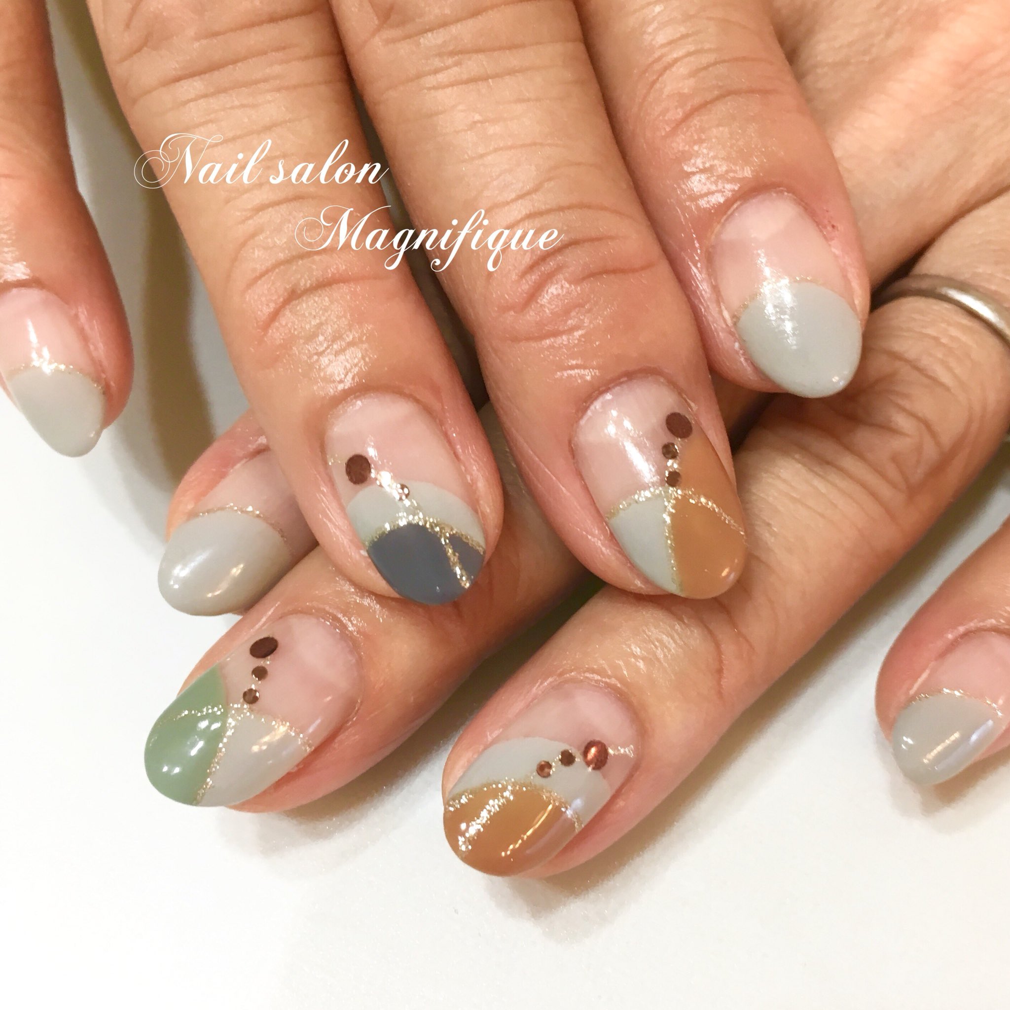 Nailsalon Magnifique Twitterissa Nail Nailsalon ネイル ネイルサロン ジェルネイル 丸フレンチ ダブルフレンチ 秋色 グレー カーキ キャメル 大人色 素敵 ラメ ブラウン 恵庭ネイルサロン マニフィーク 恵庭 T Co Egodxbqlxh Twitter