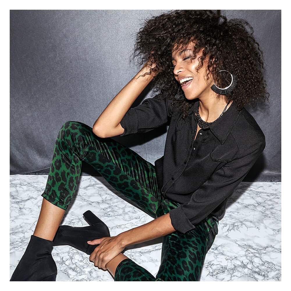 mformodelsblog's tweet photo. Lauren Lambert (Britain and Ireland's Next Top Model cycle 9) modeling for Celestino Fall/Winter 2018 collection! #TOPMODELWORKSย #BNTM #BritainsNextTopModel #BiNTM #BritainandIrelandsNextTopModel #LaurenLambert #Fashion #Celestino #campaign #model #fashionmodel #fw2018 https://t.co/TvOKPHbeLI