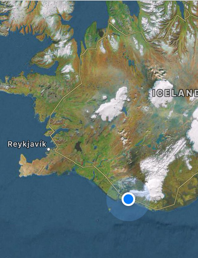 haecgeography's tweet photo. Our current location - the landscape is stunning with glaciers just above us - we will visit one later today . https://t.co/hAvgCBZ7Pi