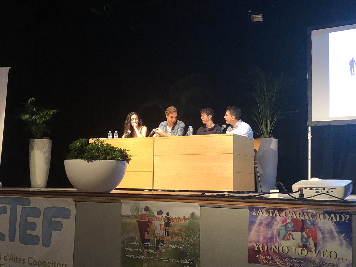 PSOEFormentera's tweet photo. Taula Redona: ‘Los Jovenes Hablan’ a les #IJordadesFamiliarsAltesCapacitats #ACTEF #MentiCor #Formentera https://t.co/D5KhOBcwvE