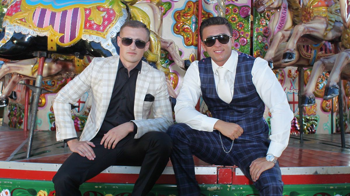 Brand new #AbsolutelyAscot narrated by @JamieTonight! Angel celebrates her birthday only for tensions to erupt between Courtney and Leah...TONIGHT @ITVBe at 10pm