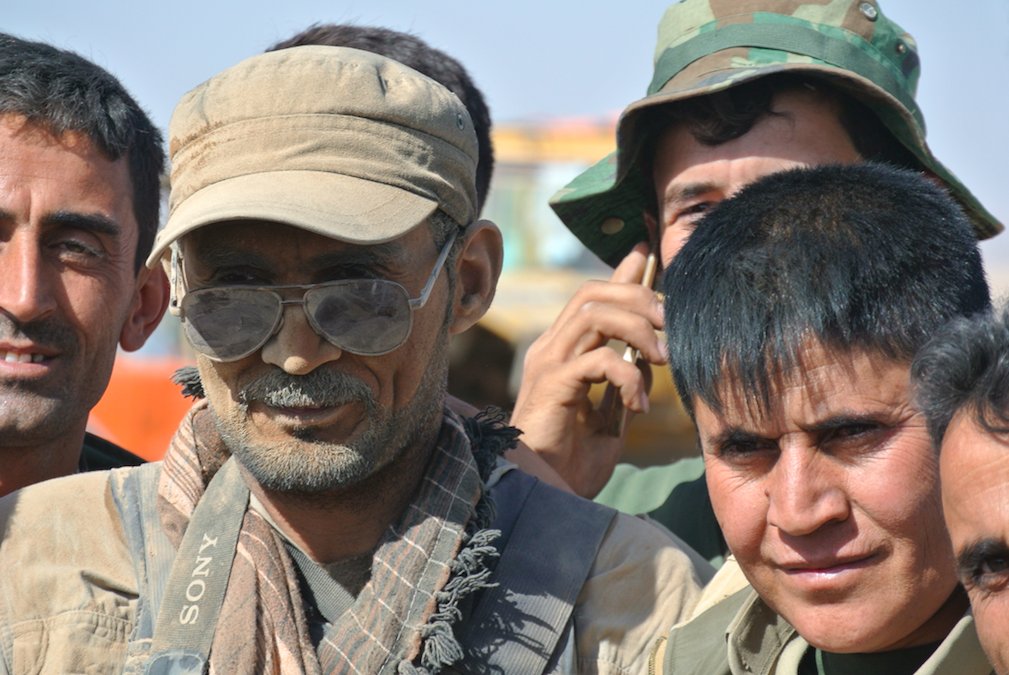 sfrantzman's tweet photo. One journalist came back with the #Peshmerga from a whole day at the front, coated in dust, if there is a face of #journalism and #war; #conflictjournalism, this is one of the faces I remember from the war against #ISIS @CJTFOIR (October 20, 2016) #MosulOffensive remembered https://t.co/pX84OxpQoQ
