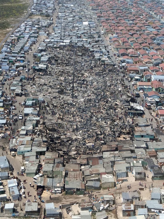 RealBlackCoffee's tweet photo. Woke up to this😔
If anyone doing something to assist the victims please send me a DM. https://t.co/dDCywpjzwN