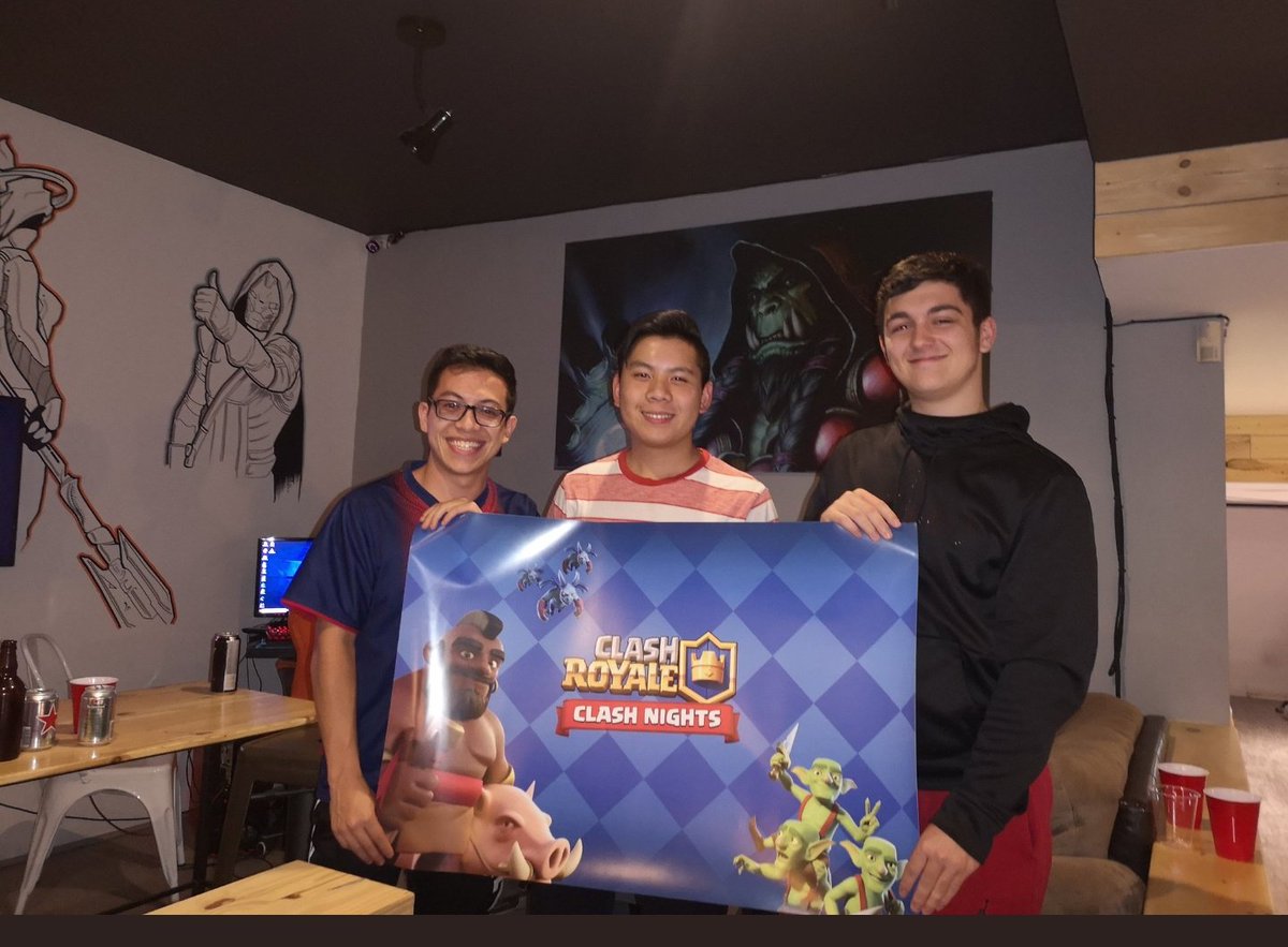 user_mdt's tweet image. 📛 Clash Nights MTL #3 📛
-Fut une excellente soirée, malgré le peu de personnes cette fois-ci mais au revanche du niveau qui était bien plus intense mais toujours un plaisir de retrouver la Team QC. Félicitations aux 3 finalistes : 
🥇 @Light_Pollux.
🥈 @SauterelleCr.
🥉 Rick.