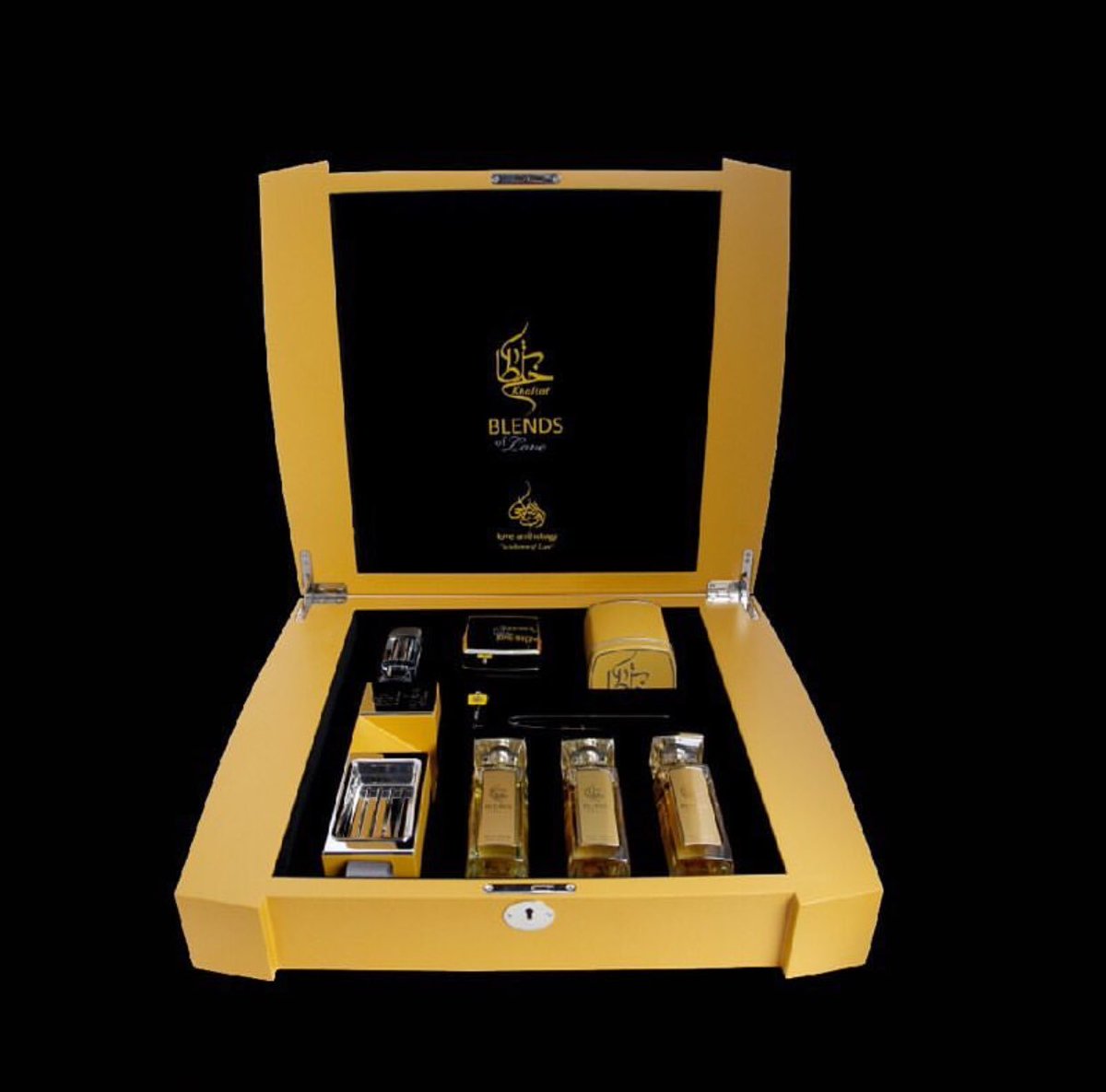 Khaltat's tweet photo. ينصهر الشعور في حضور رائحة الحب
.
.
Visit our online boutique &amp; shop today: https://t.co/QLGhCWPmwa 
Snapchat:mhilalgroup
@mhilalgroup @Khaltat
#mohamedhilalgroup #khaltat #blendsoflove #perfume
#مجموعة_محمد_هلال #رائد_إبداع_إماراتي#كلنا_نقدر 
#خلطات#عطور https://t.co/GUCkCD8u3Y
