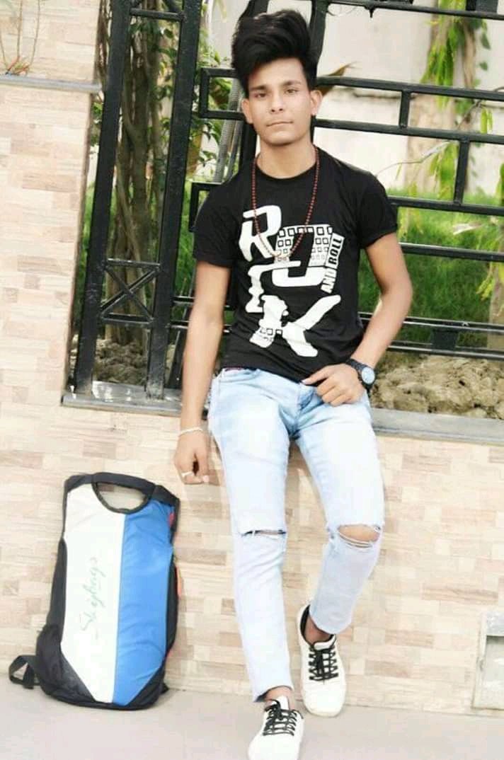 Chandan_jha1280's tweet photo. #Shootout_Mood
#Modeling_Photoshoot
#Stylish_ #Dashing_
#Posemaker #Model https://t.co/zPAJgOo9my