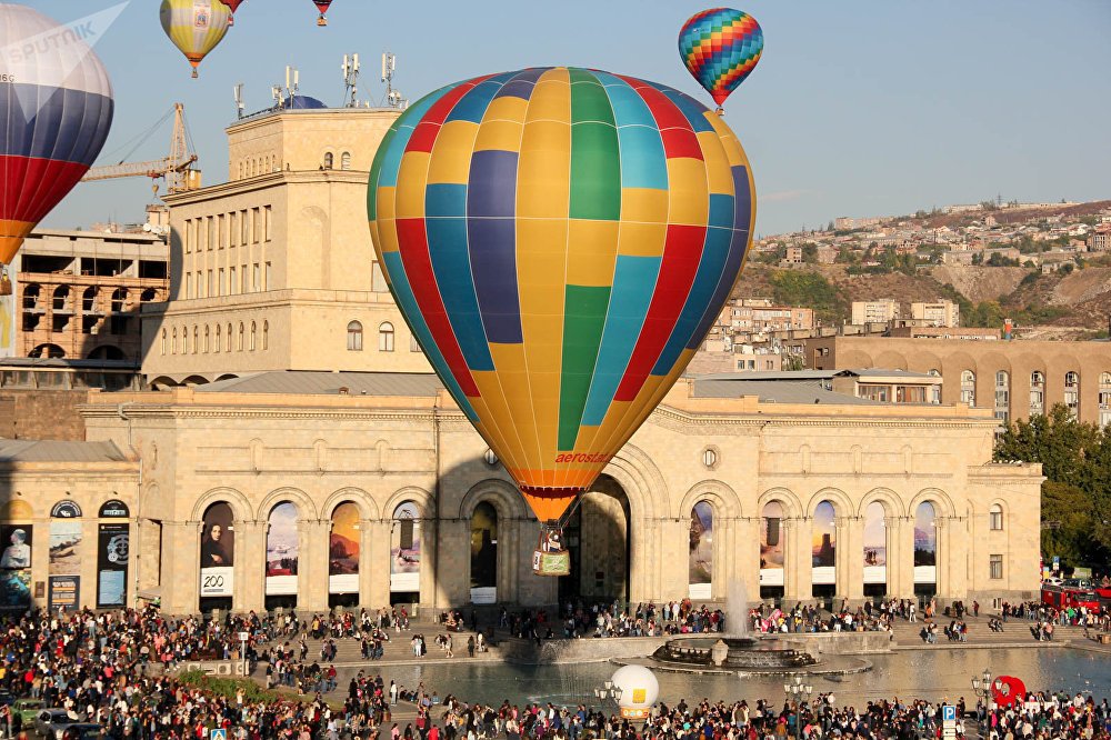HotelInga's tweet photo. Happy 2800 anniversary our old but always young and warm city #YEREVAN https://t.co/M07diJMThW