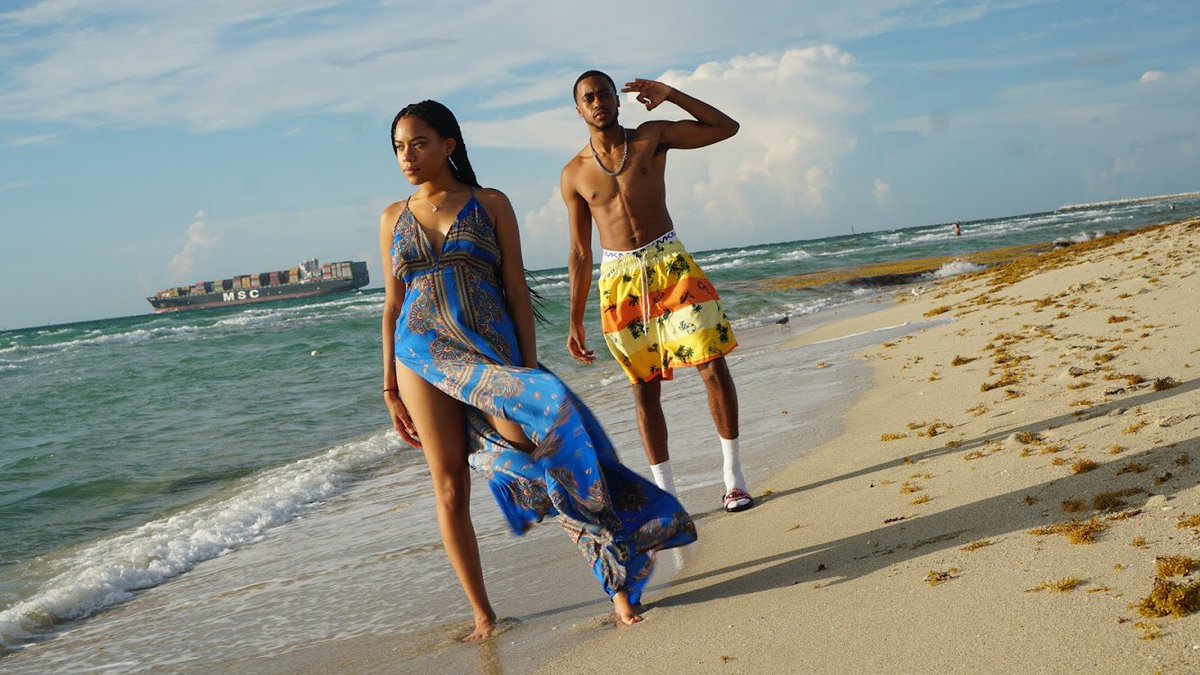 Thee_QueenJay's tweet photo. Dominican and Haitian Music Makin Mermaids in Miami 🧜🏽‍♀️🧜🏾‍♂️ 😈 #3D #3DTeam #ConvergenceMediaGroup #CMG #CMGArtist #Music #HipHop #MoneyMoves #Miami #MiamiBeach #Beach #Waves #WaveCreators #Work #Determination #Money #Teamwork #Dreamwork https://t.co/oxWZro4szz