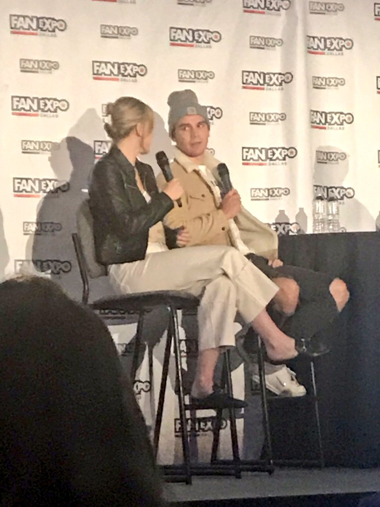 bestarchiebetty's tweet photo. [PHOTO] Kj and Lili on the panel at @FANEXPODallas now.
cc of the last photo: @geekgalsco
#DallasFanDays2018 #Riverdale https://t.co/XhiUHWUMMf