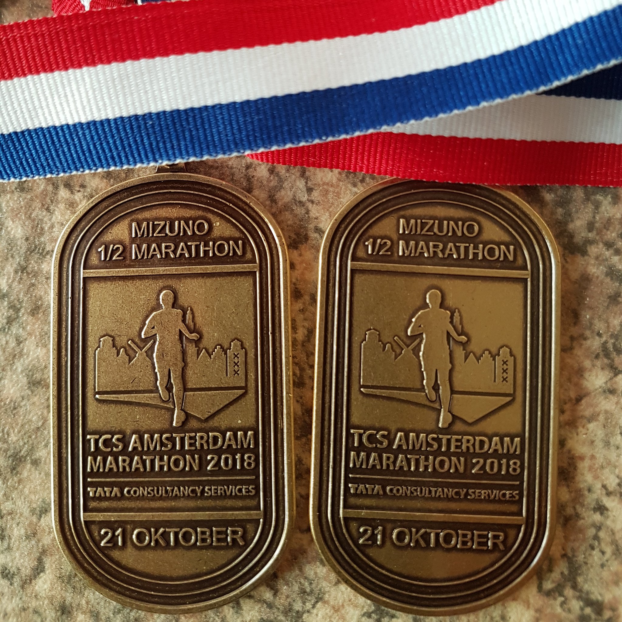 Sergio Felter on Twitter: "Half marathon Amsterdam medals. Thanks @Win4Youth invitation https://t.co/ea1gIYFLes" /