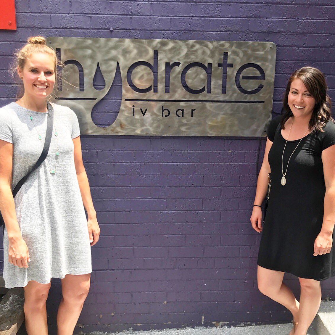 hydrate_ivbar's tweet photo. Start your #SundayFunday off right and stop by for an IV or a B12 injection! 💉💦 https://t.co/pItF7qbzfr
