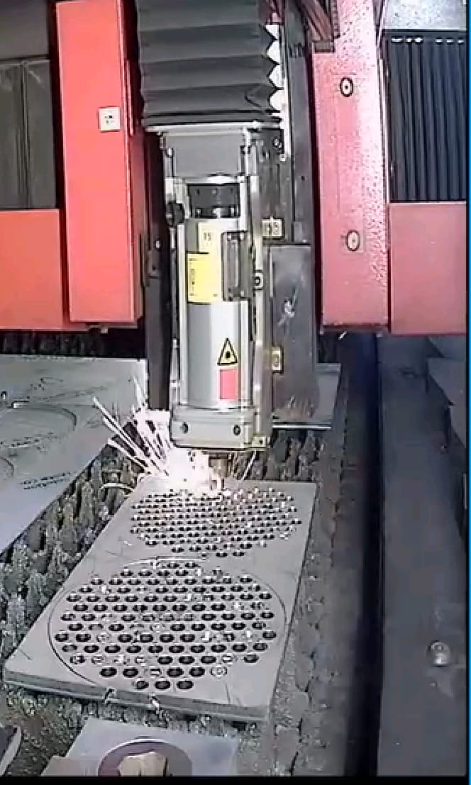 PASLANMAZ SAC KESİM UYGULAMAMIZ 
cagmakina.com.tr
#cagmakinamuhendislik #cnc #lazer #kesim #cnclazer #silindirbukum #cncsackesim #metalisleme #bystronic #kaynak #ozeluretim #özelüretim