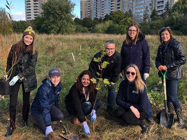 SoniaLiberal's tweet photo. Today, I joined @UPS_Canada and @CVC_CA  in their employ and family Tree Planting &amp; BBQ Day in Brampton. Canadians understand that our quality of life—and our present and future prosperity—is deeply connected to the environment in which we live.🌲🌳🌷 https://t.co/9J5TofGyDB