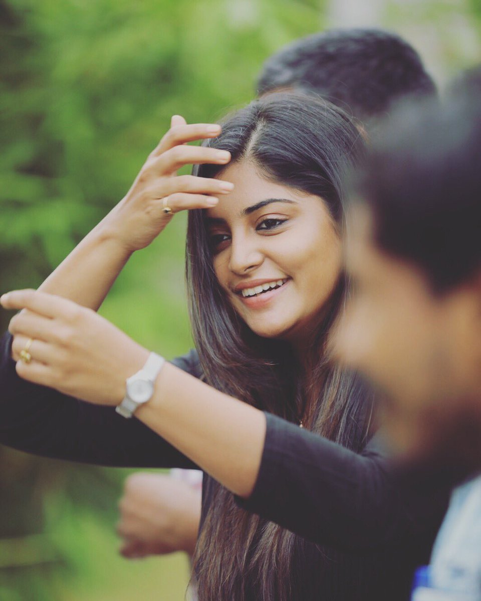 mohan_manjima's tweet image. 