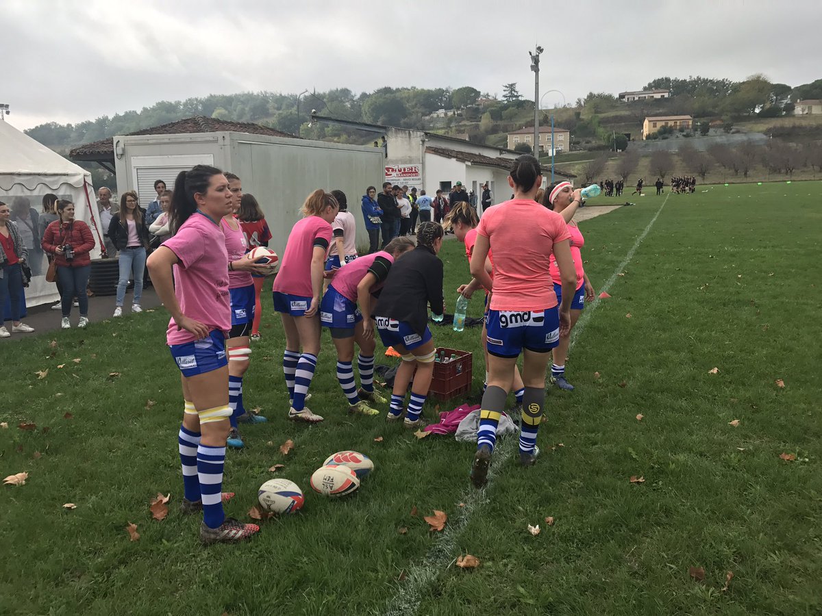 YanBaudoux's tweet photo. Dans quelques minutes inauguration de notre logo du Comité Feminin 47 sur le maillot de rugby des joueuses de Layrac qui jouent à Domicile à l'échauffement pour l'instant. https://t.co/t7pv2RGzty