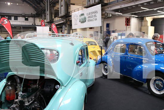 ACN - Agència Catalana de Notícies (@agenciaacn) on Twitter photo Els vehicles clàssics s'apoderen de Montjuïc en la 35a edició del saló <a href="/AutoretroBCN/">Autoretro Barcelona</a>. El certamen instal·la per primer cop un espai on circulen cotxes històrics i incorpora marques com <a href="/BentleyMotors/">Bentley Motors</a> i <a href="/Ferrari/">Ferrari</a> Classiche ow.ly/7I8E30mjuaS Els vehicles clàssics s'apoderen de Montjuïc en la 35a edició del saló <a href="/AutoretroBCN/">Autoretro Barcelona</a>. El certamen instal·la per primer cop un espai on circulen cotxes històrics i incorpora marques com <a href="/BentleyMotors/">Bentley Motors</a> i <a href="/Ferrari/">Ferrari</a> Classiche ow.ly/7I8E30mjuaS