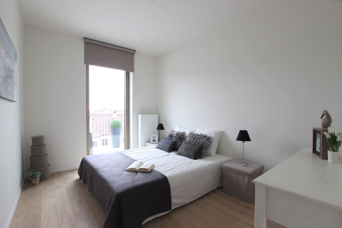 Bouwontwikkelaar <a href="/Phil_Immpact/">Philippe Janssens</a> laat het #modelappartement van Charon II te #Lier inrichten door <a href="/StyleAtHomeBe/">Style at Home</a>. #Immpact koos voor witte meubels met een Scandinavische touch. Succes met #Nieuwbouwzondag! #westyleyousell. 
buff.ly/2OCib12